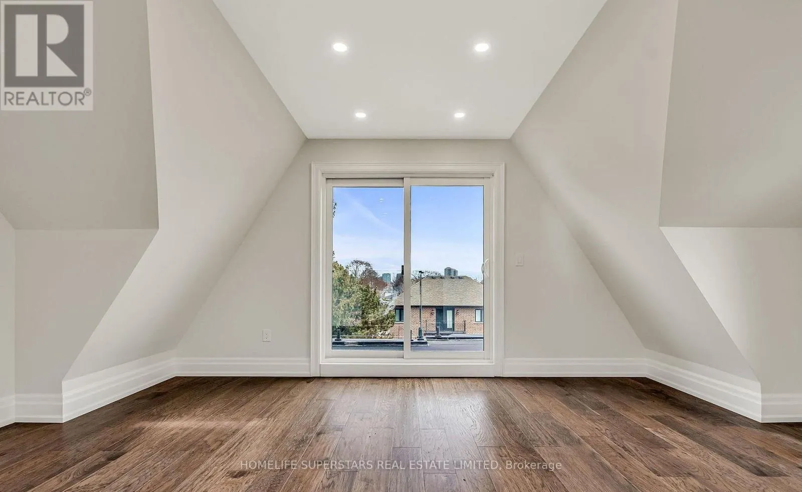 603 ROYAL YORK ROAD