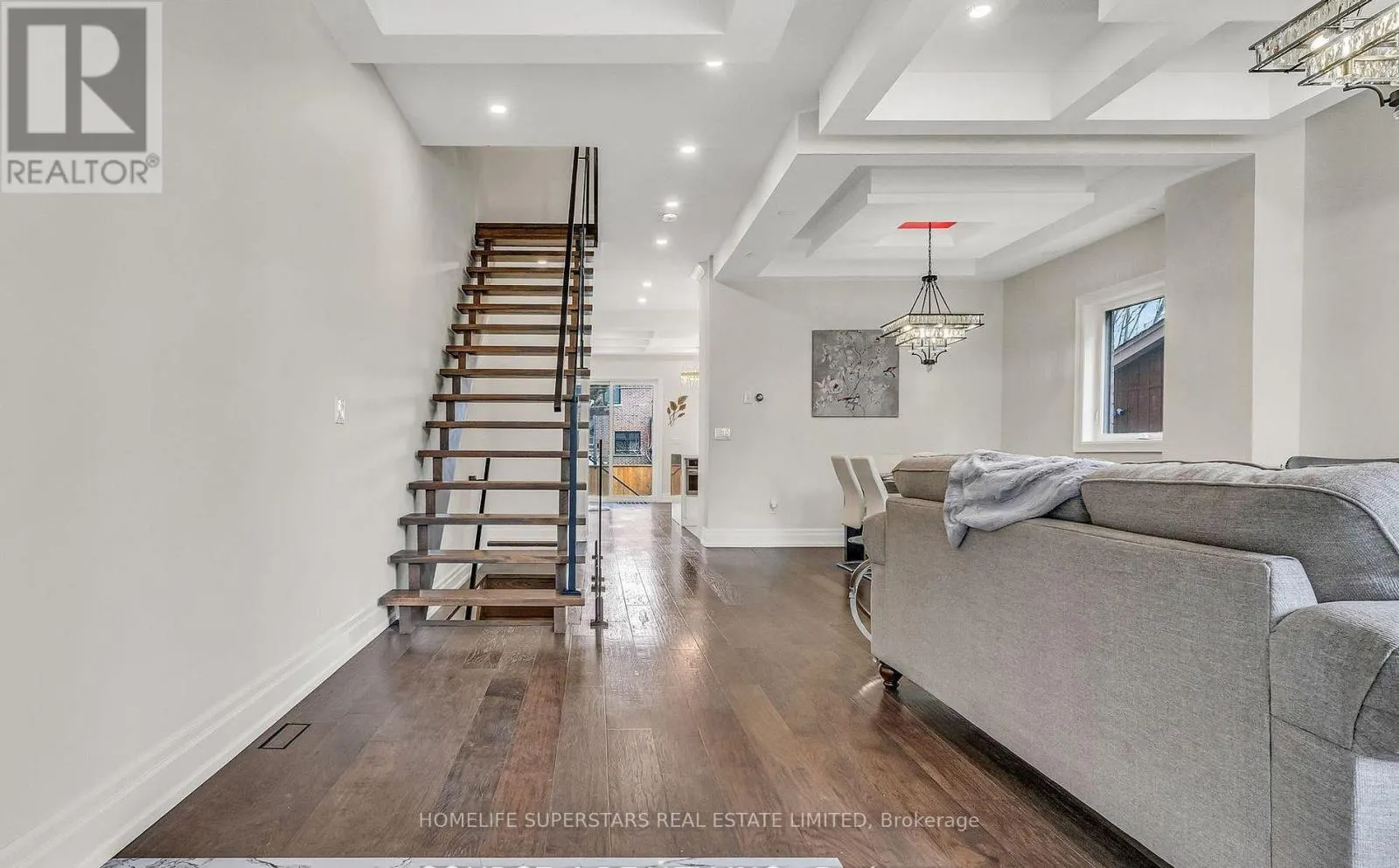 603 ROYAL YORK ROAD