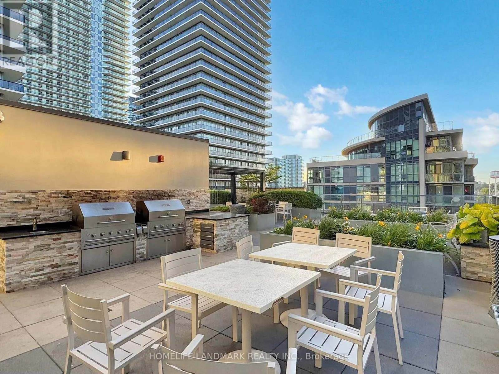 1608 - 59 ANNIE CRAIG DRIVE