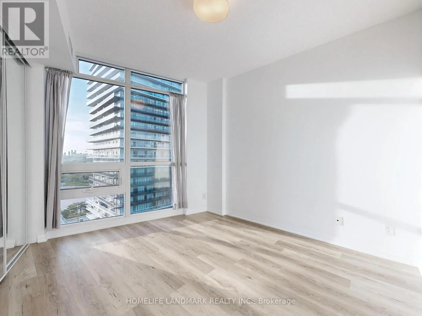 1608 - 59 ANNIE CRAIG DRIVE
