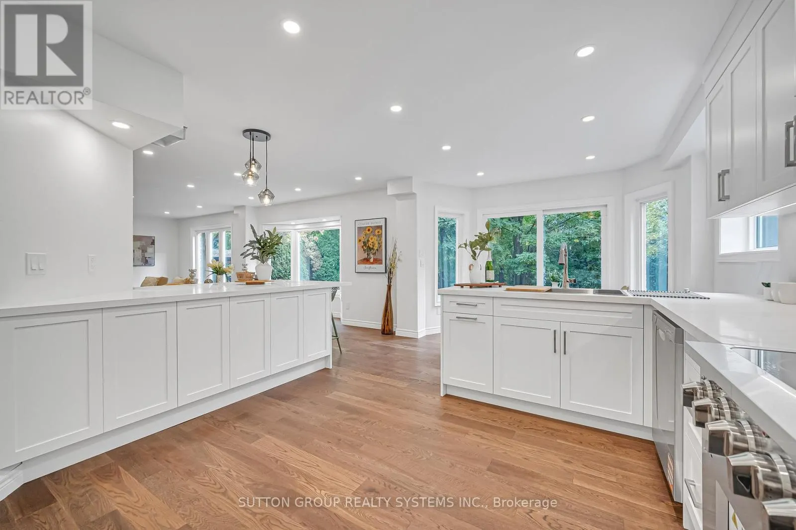 1280 SPRINGWOOD CRESCENT