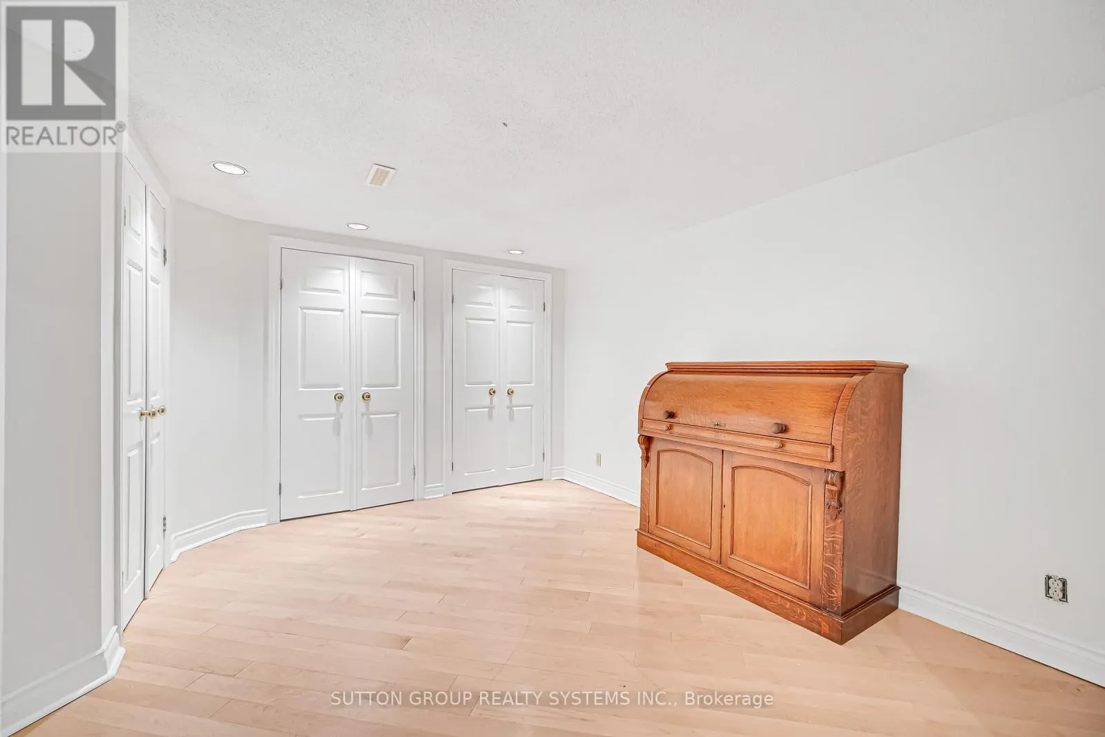 1280 SPRINGWOOD CRESCENT