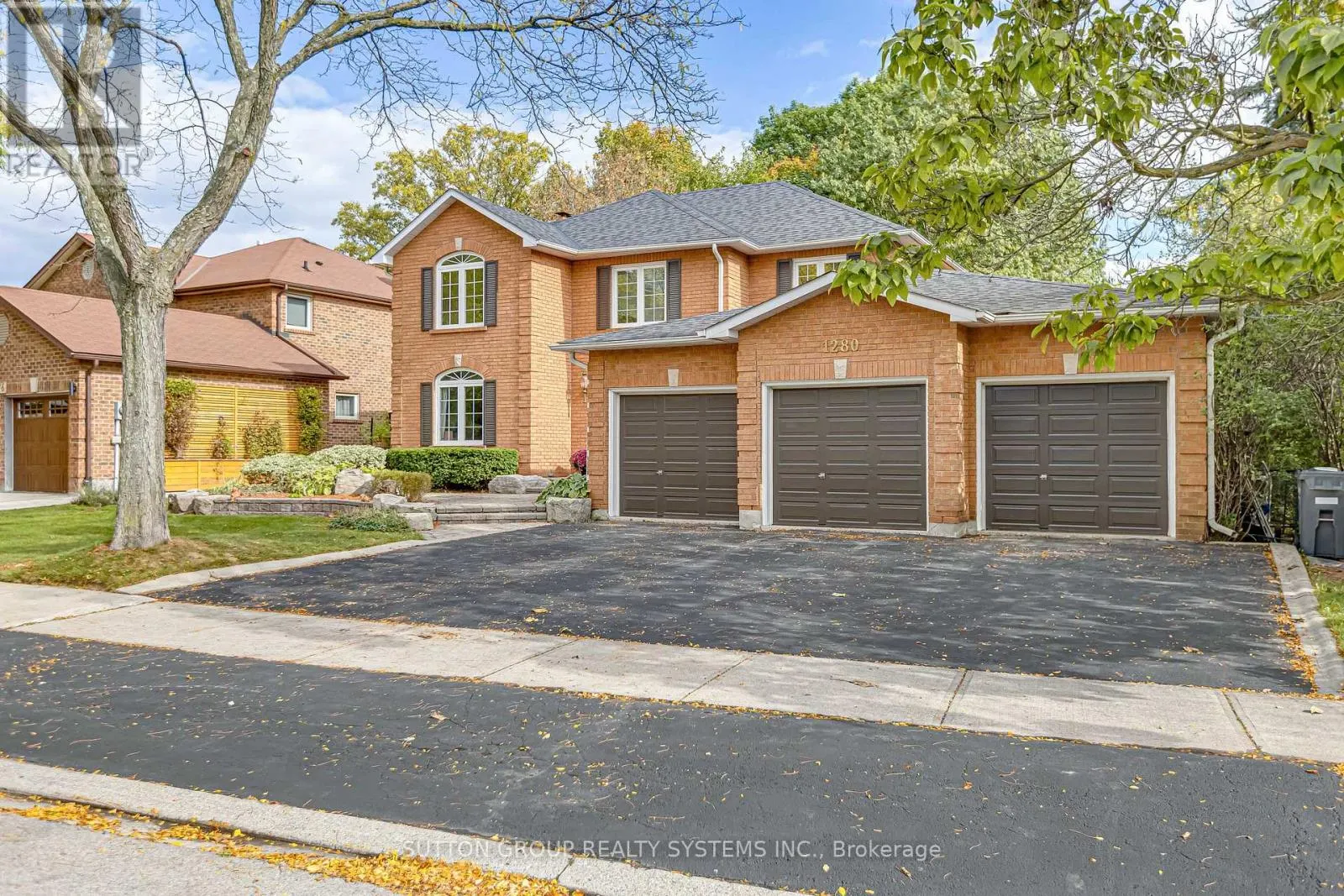 1280 SPRINGWOOD CRESCENT