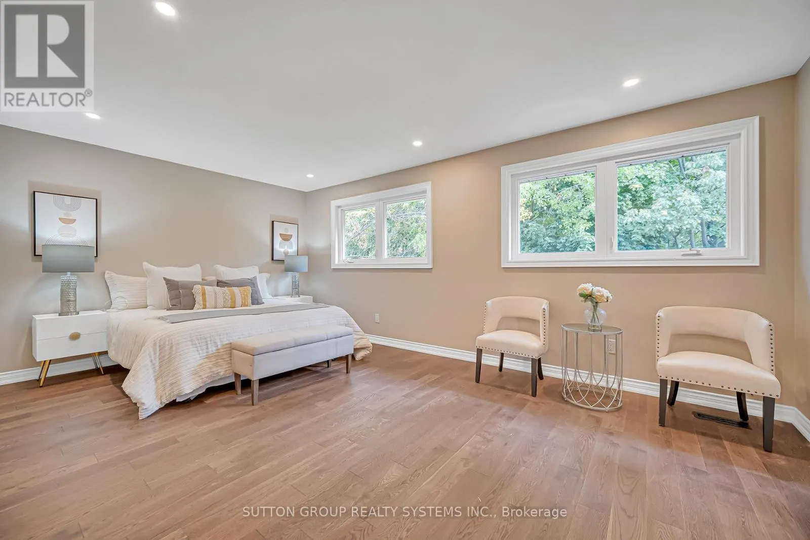 1280 SPRINGWOOD CRESCENT