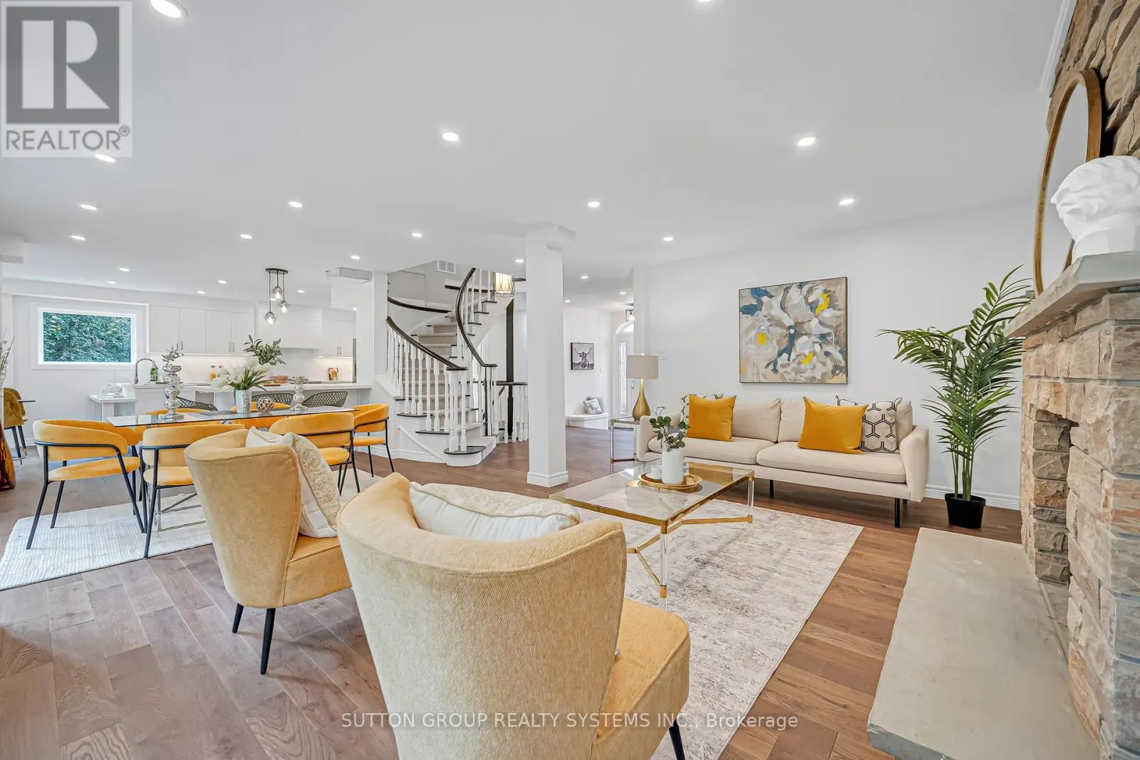 1280 SPRINGWOOD CRESCENT