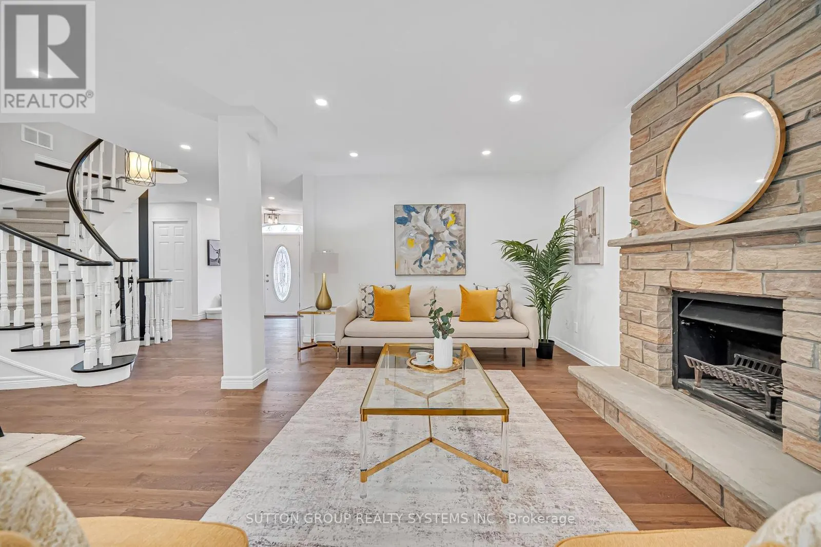 1280 SPRINGWOOD CRESCENT