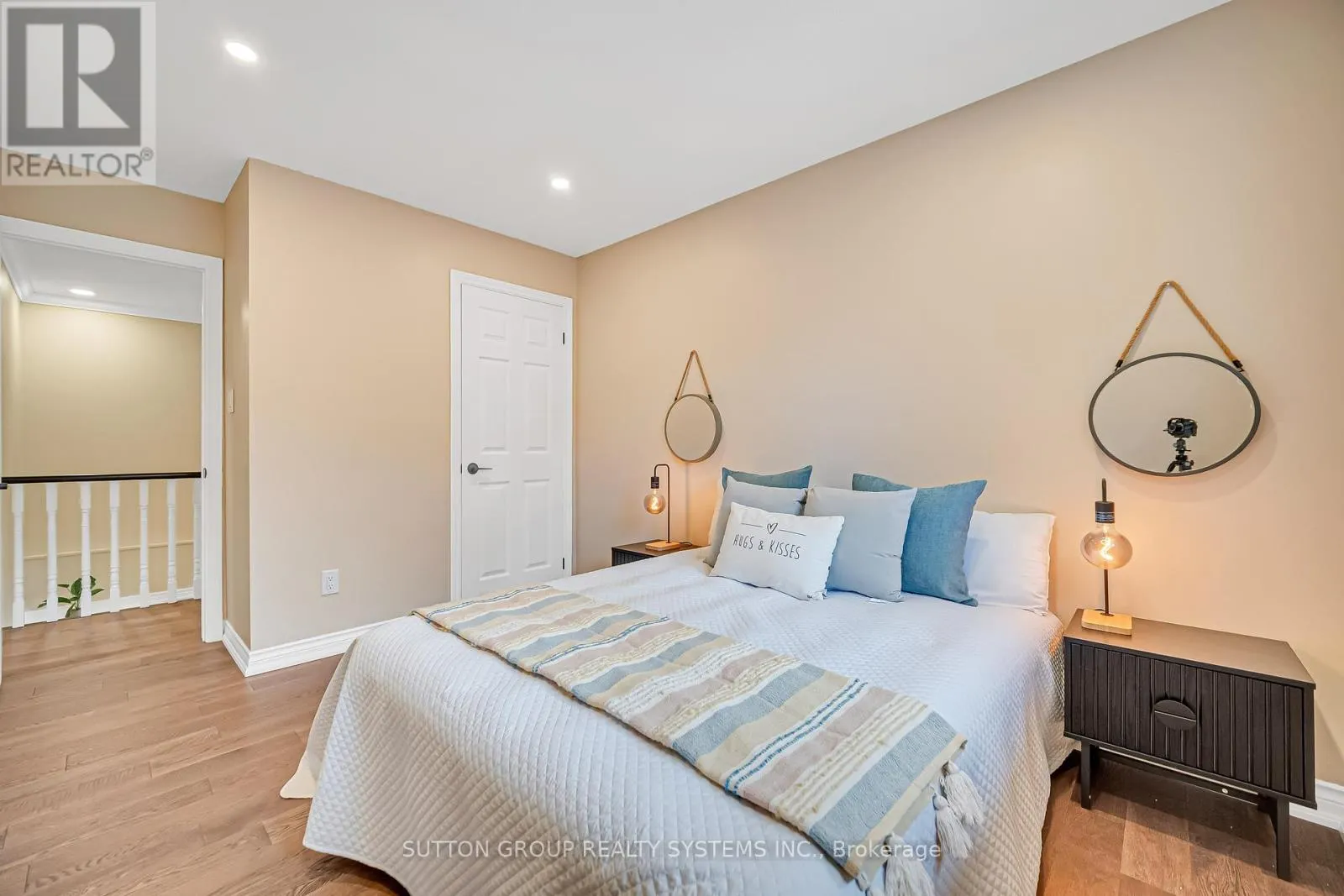 1280 SPRINGWOOD CRESCENT
