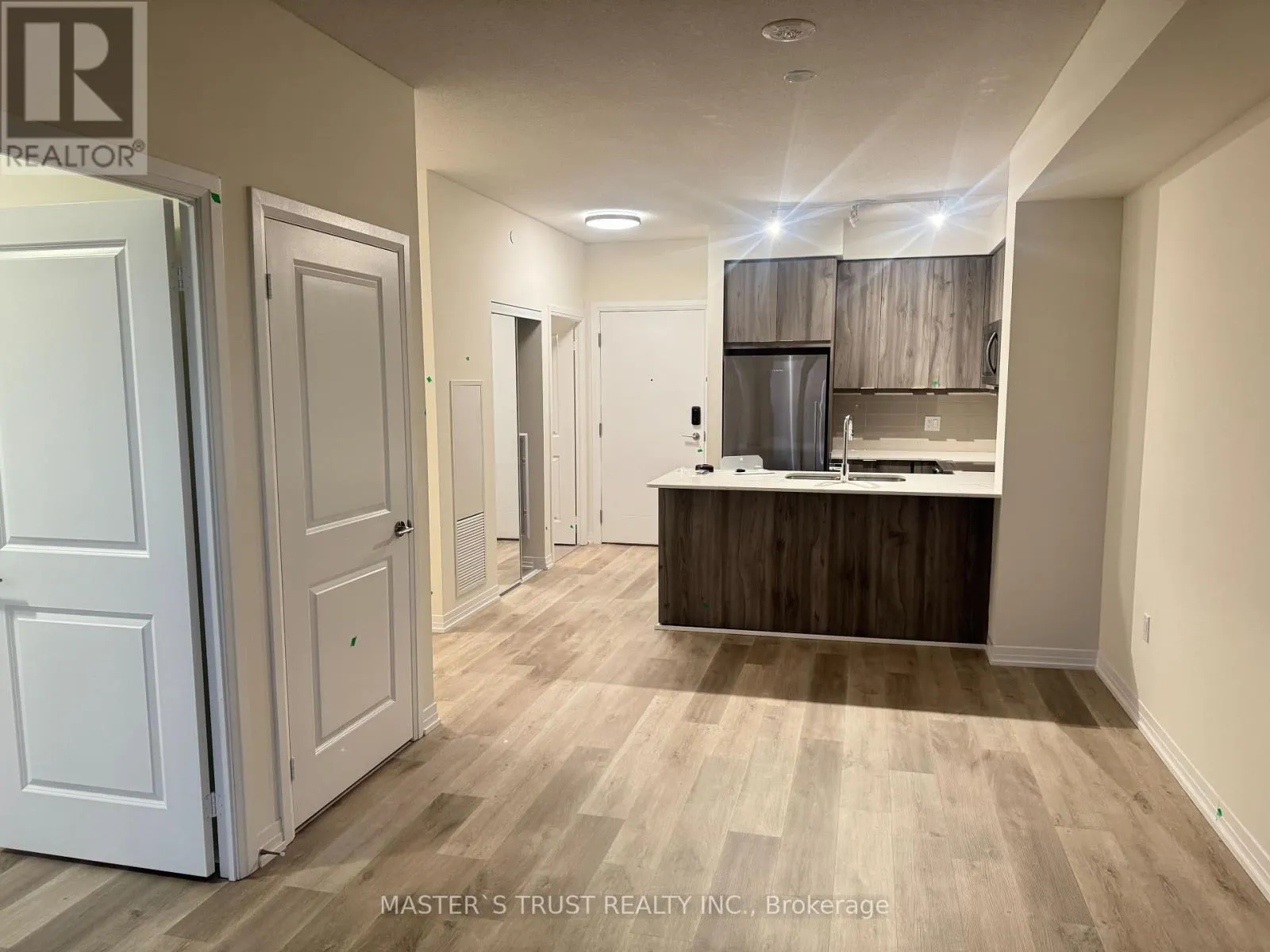 15 WATERGARDEN DRIVE