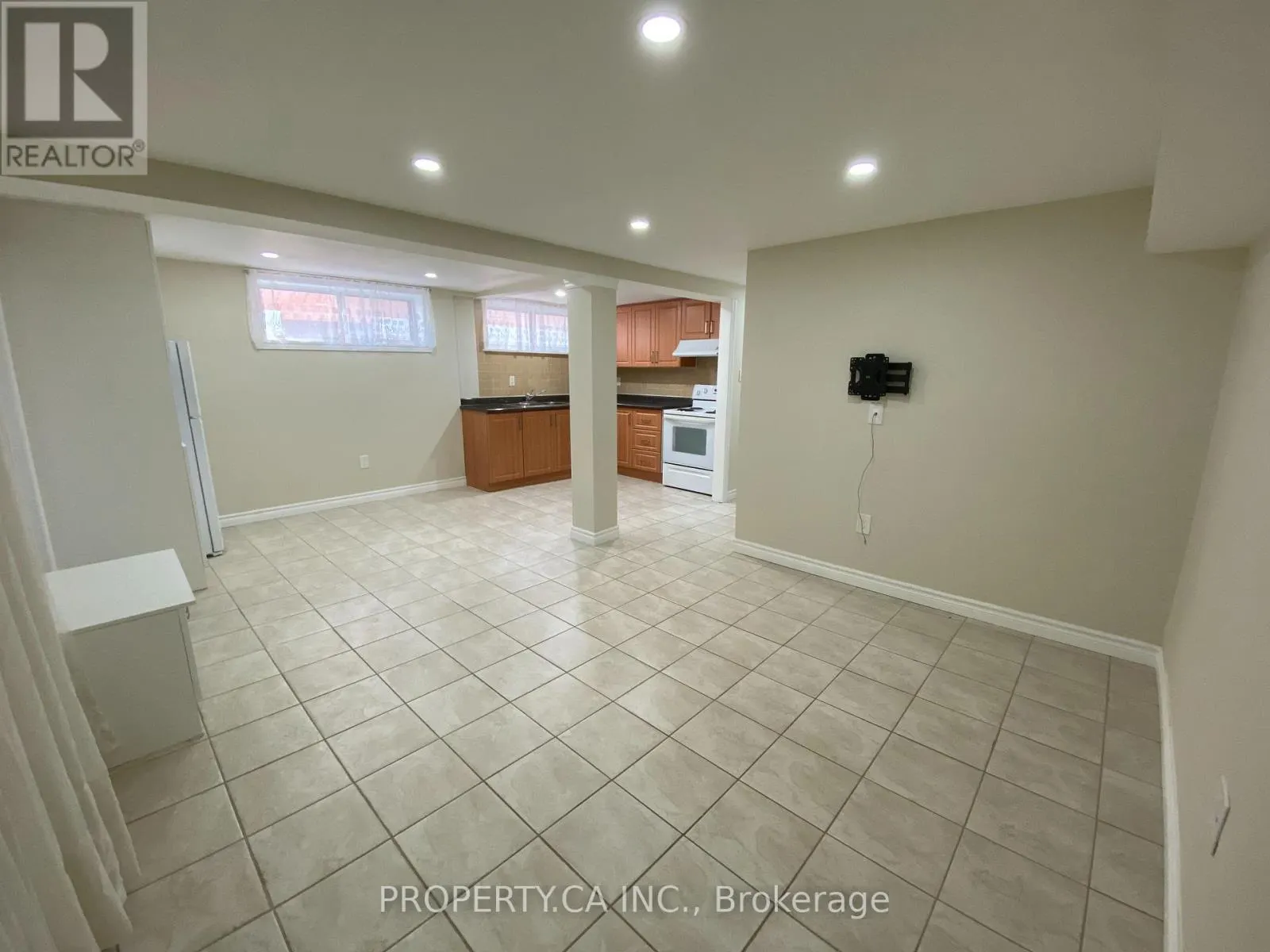 27 IRONWOOD ROAD