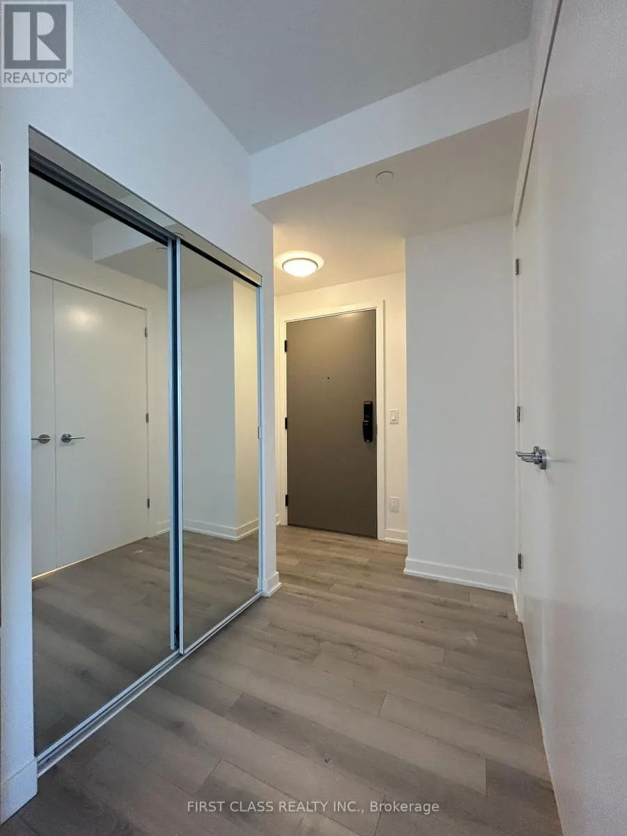 305 - 3071 TRAFALGAR ROAD
