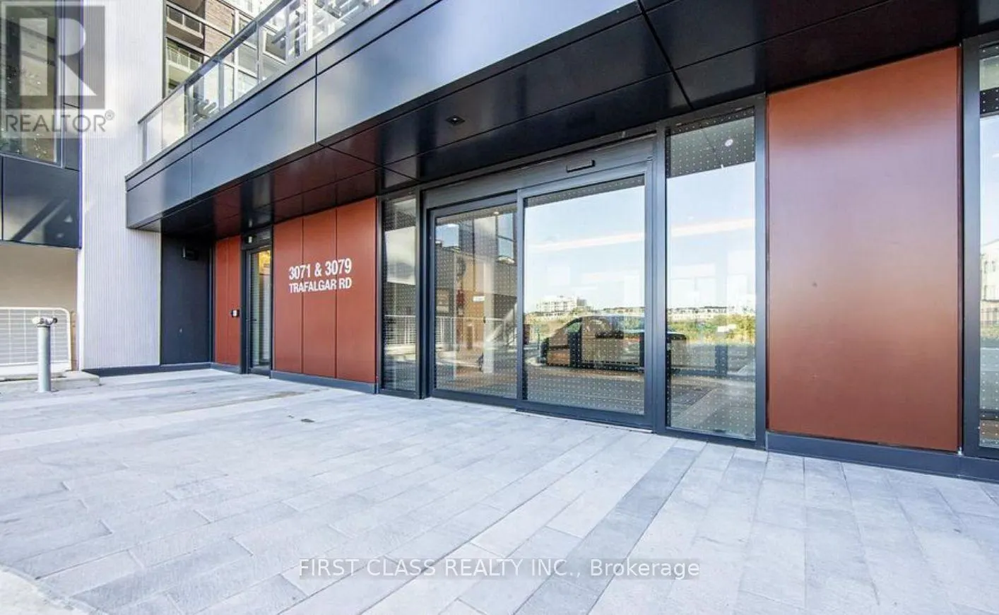 305 - 3071 TRAFALGAR ROAD
