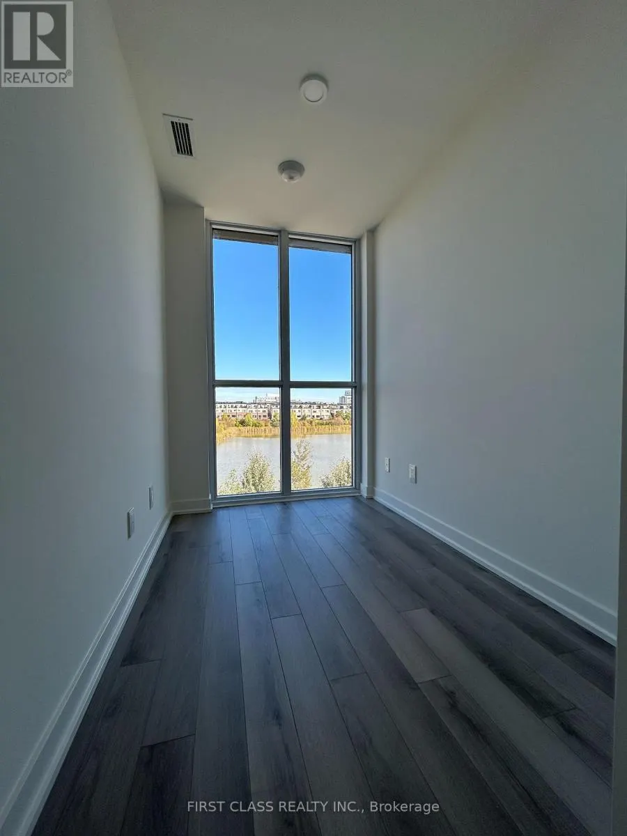 305 - 3071 TRAFALGAR ROAD