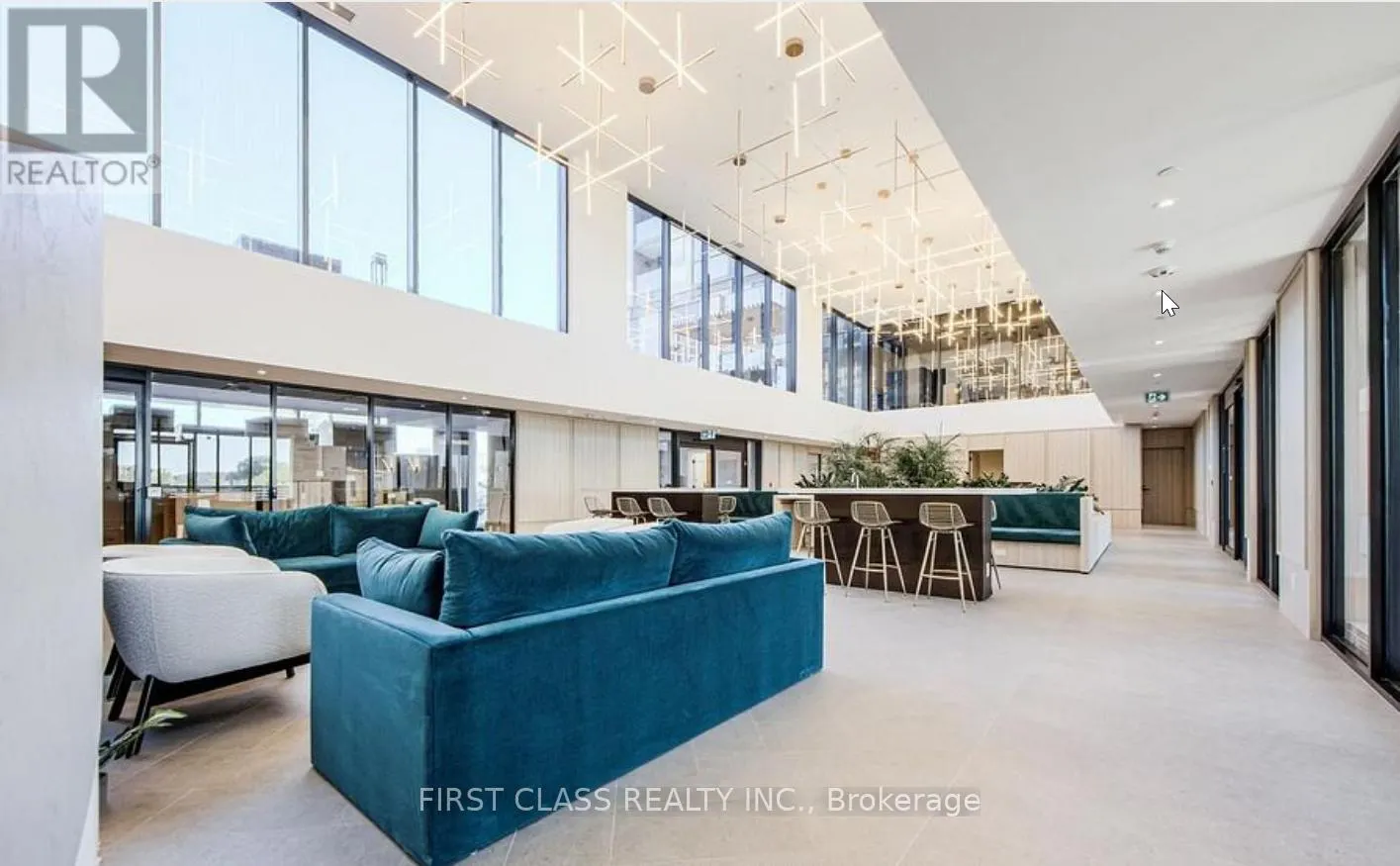 305 - 3071 TRAFALGAR ROAD