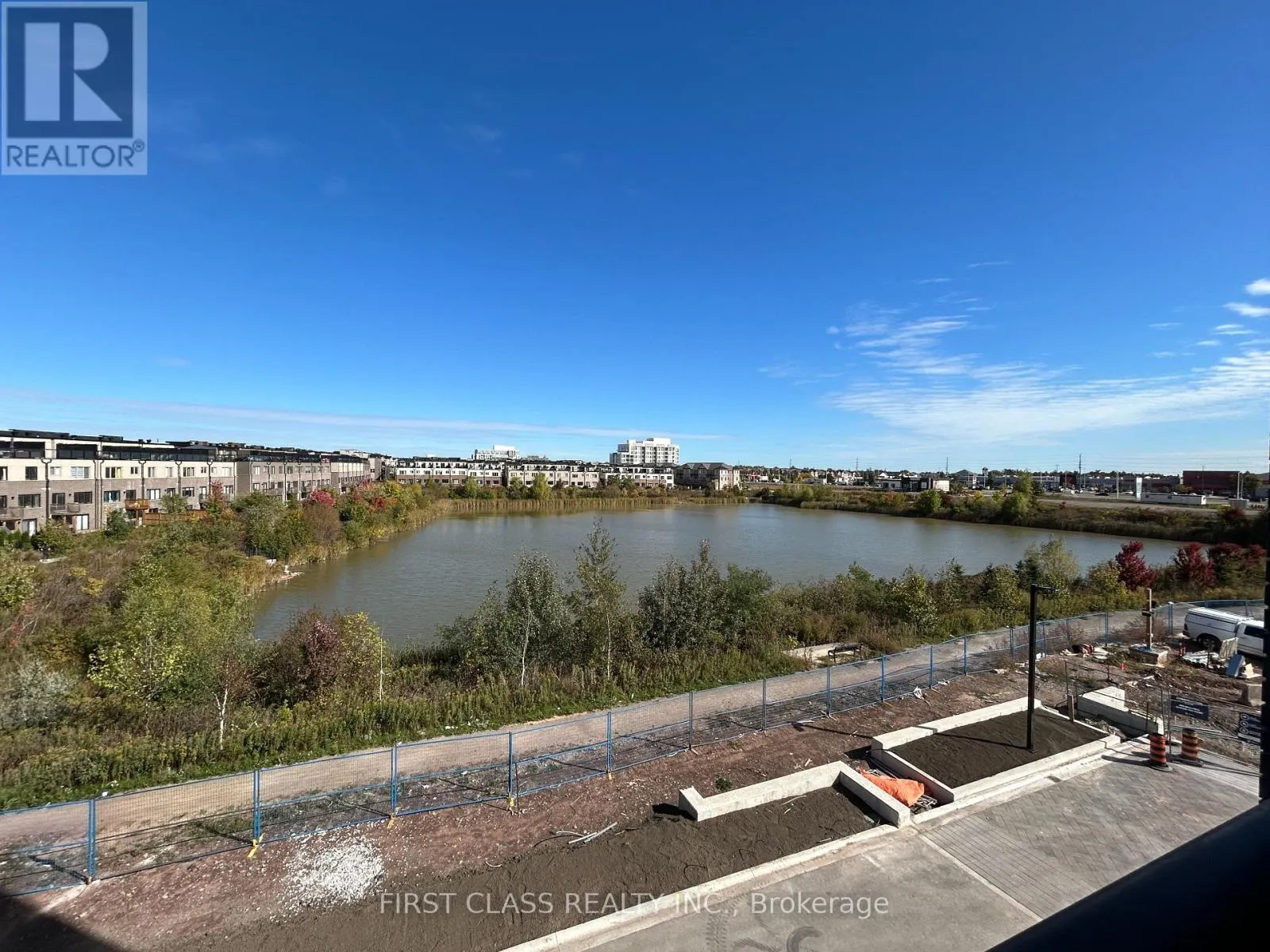 305 - 3071 TRAFALGAR ROAD