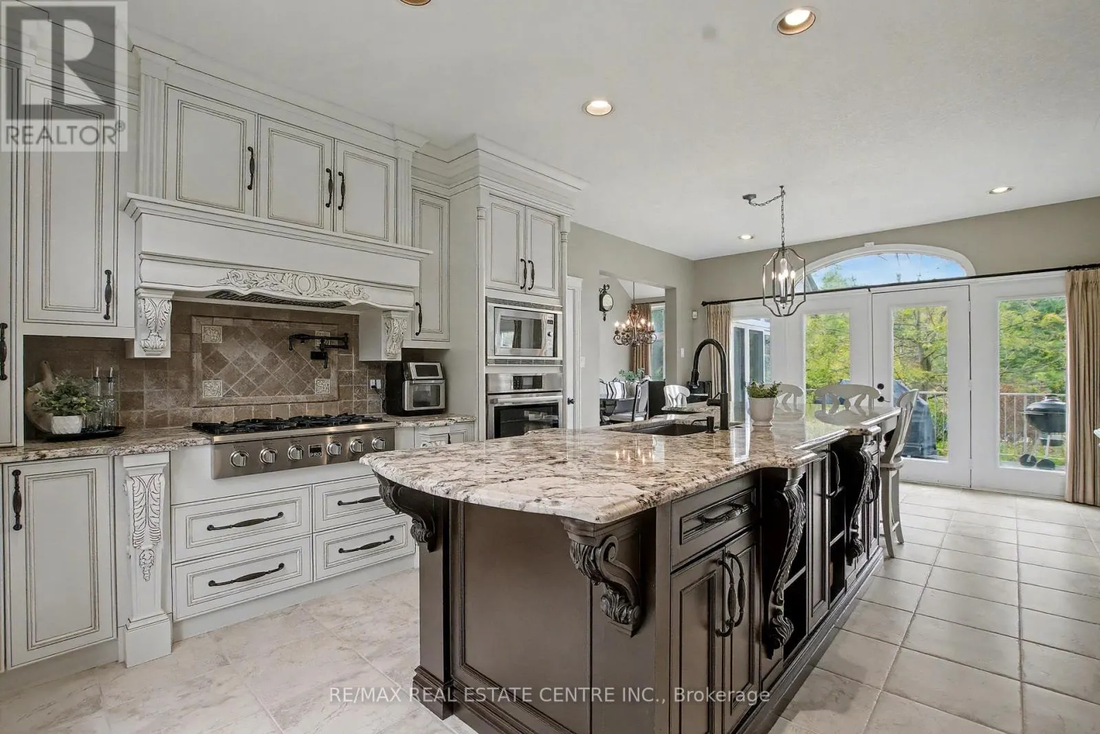 4220 ENNISCLARE DRIVE