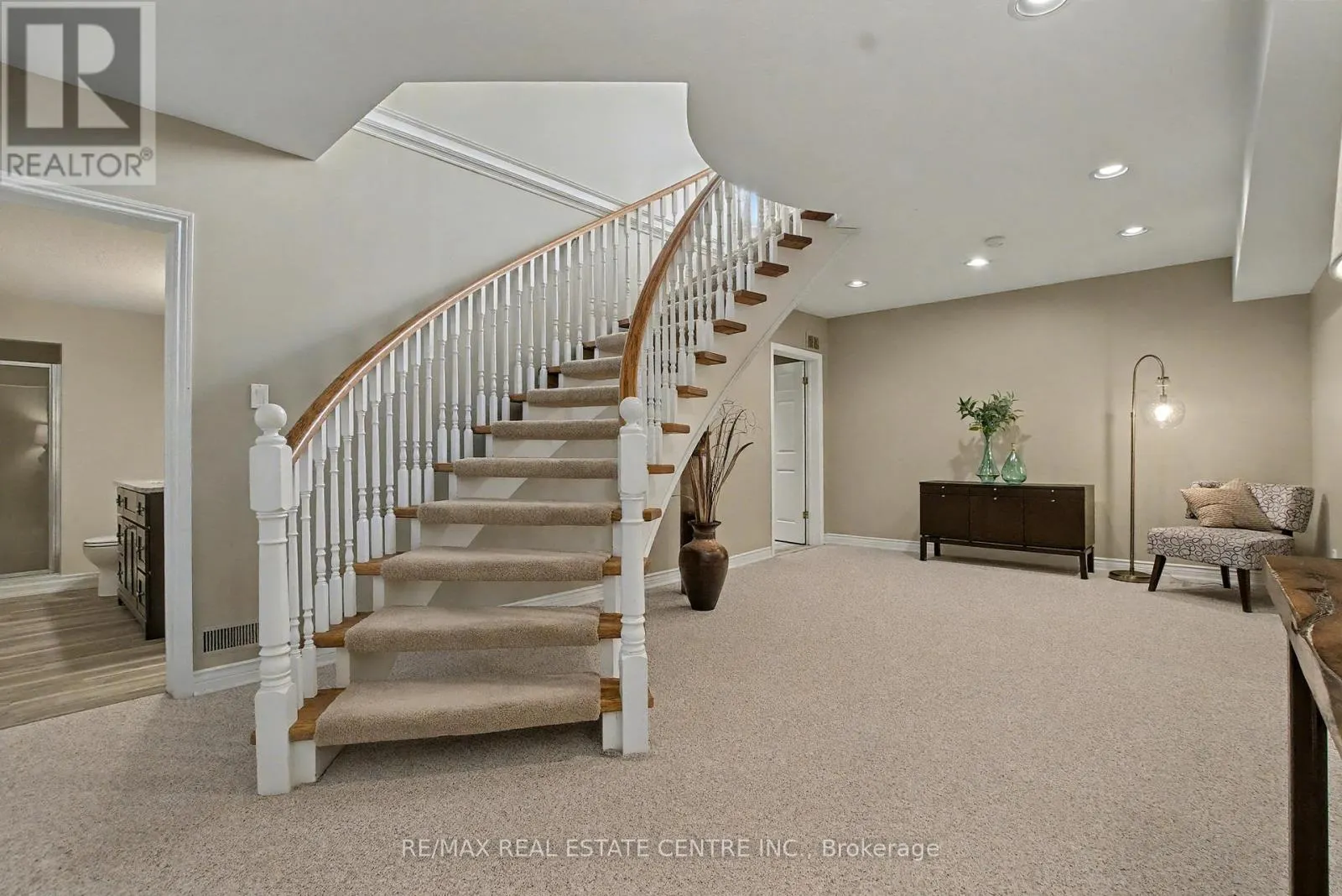 4220 ENNISCLARE DRIVE
