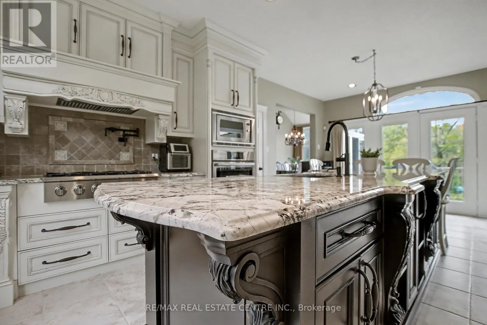 4220 ENNISCLARE DRIVE