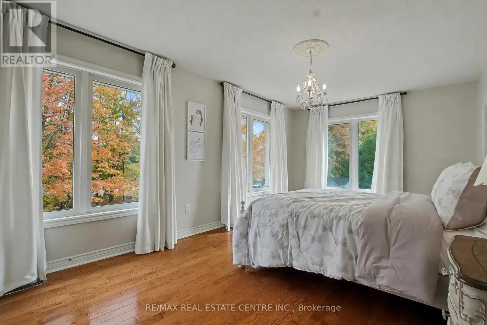 4220 ENNISCLARE DRIVE