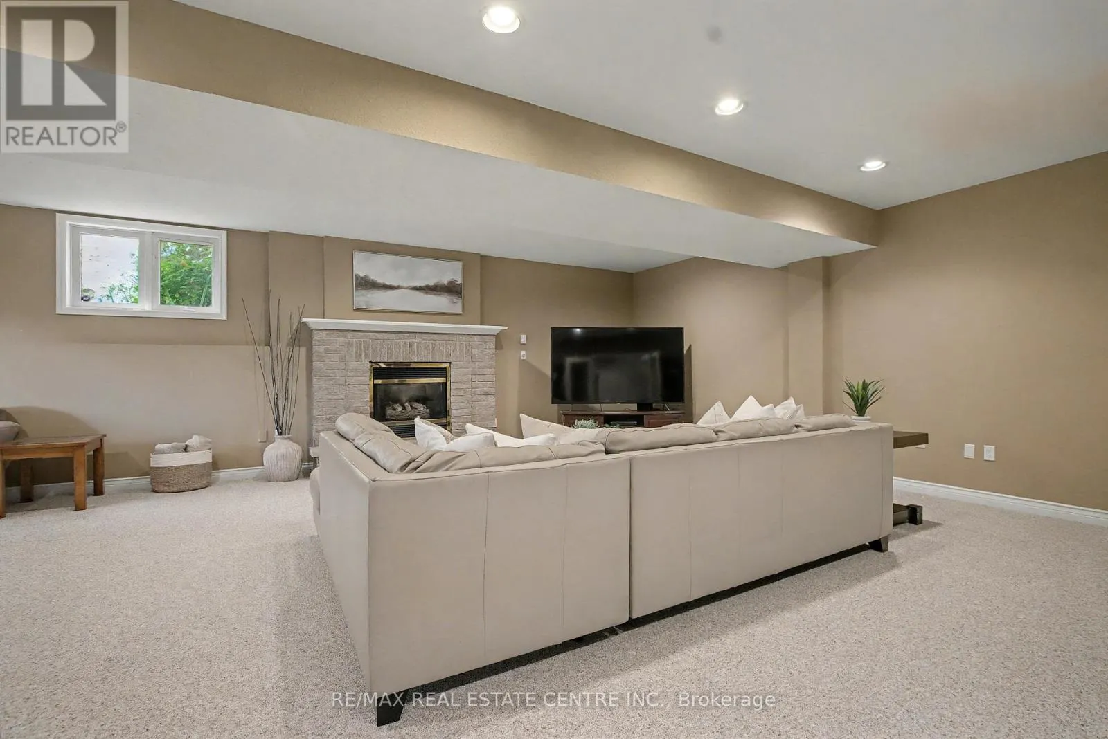 4220 ENNISCLARE DRIVE