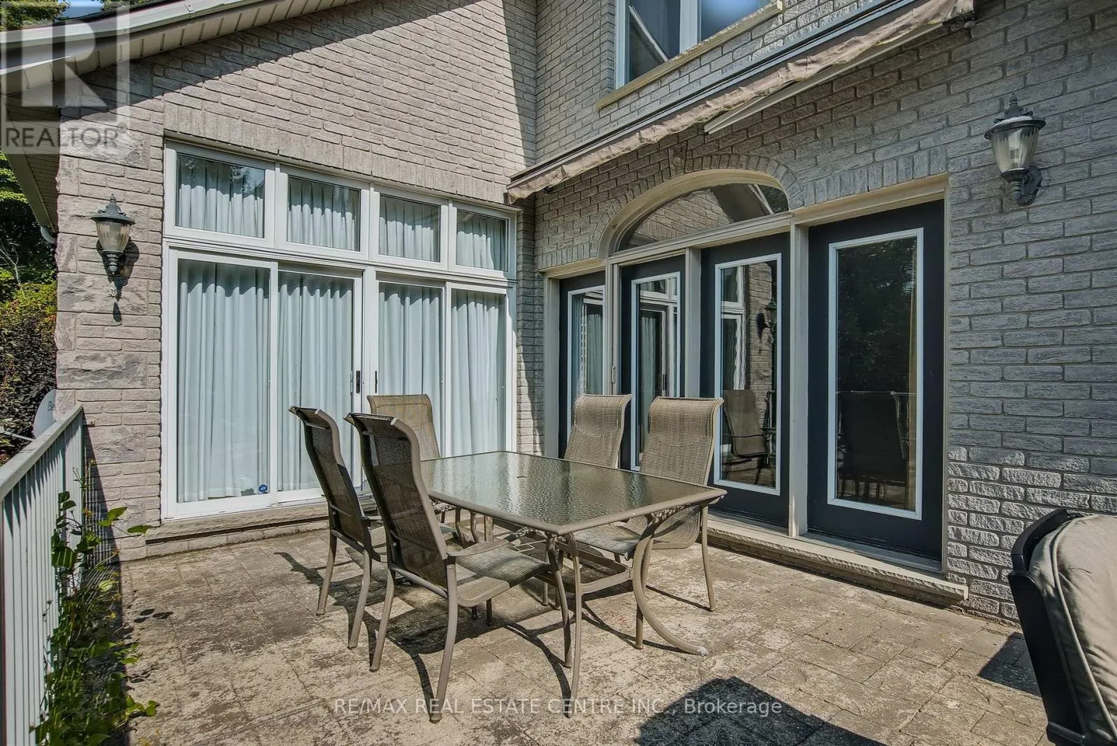 4220 ENNISCLARE DRIVE