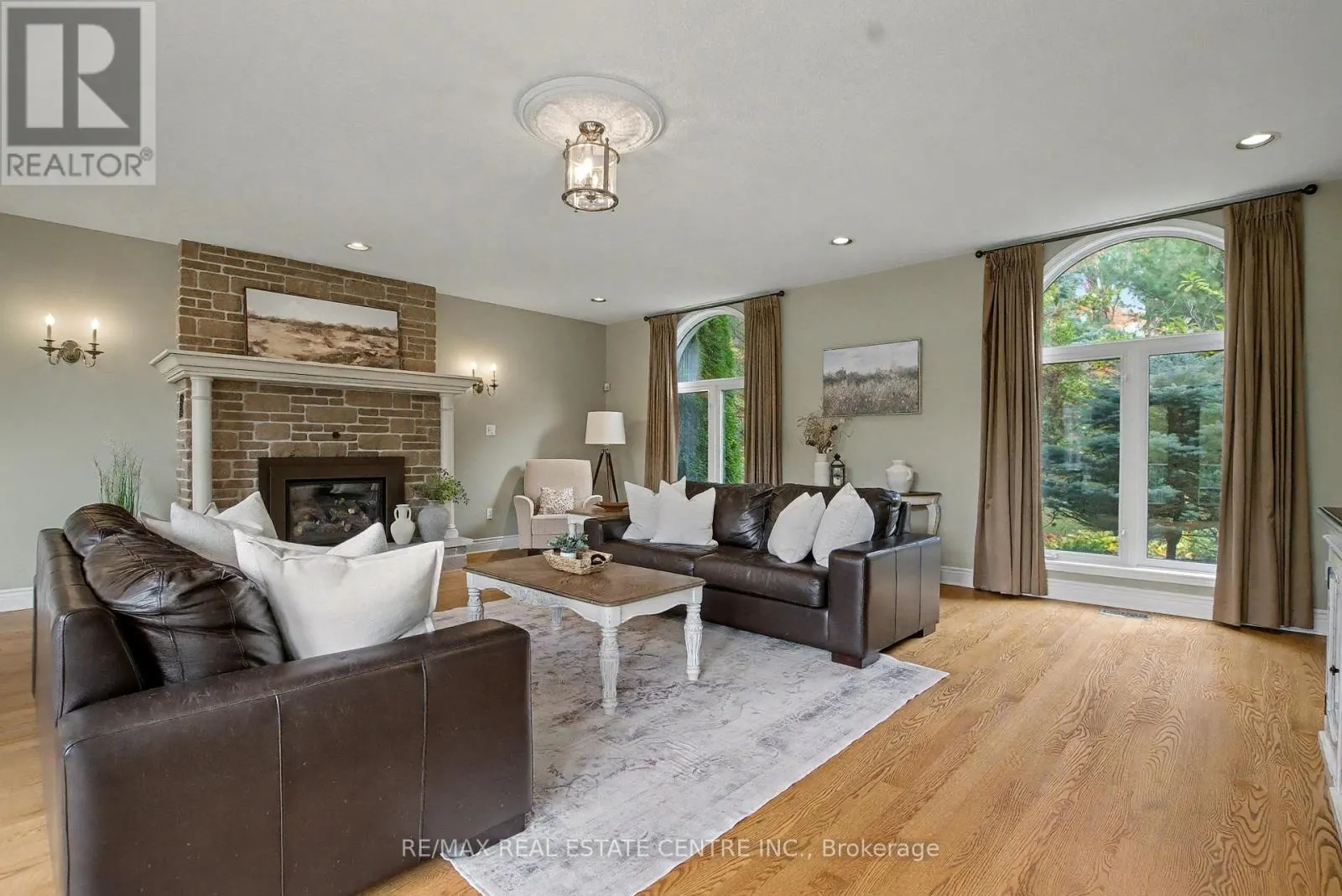 4220 ENNISCLARE DRIVE