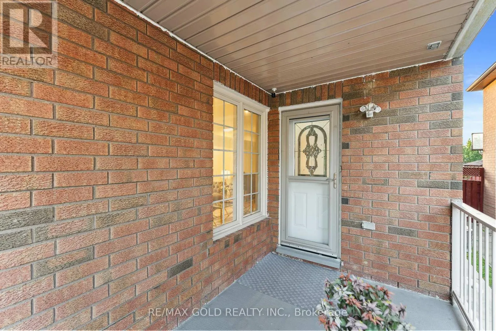 83 MOUNT RANIER CRESCENT