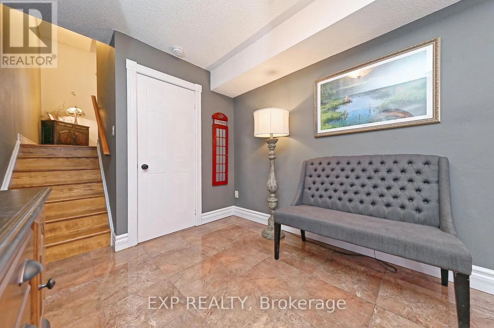 40 - 40 STORNWOOD COURT NE