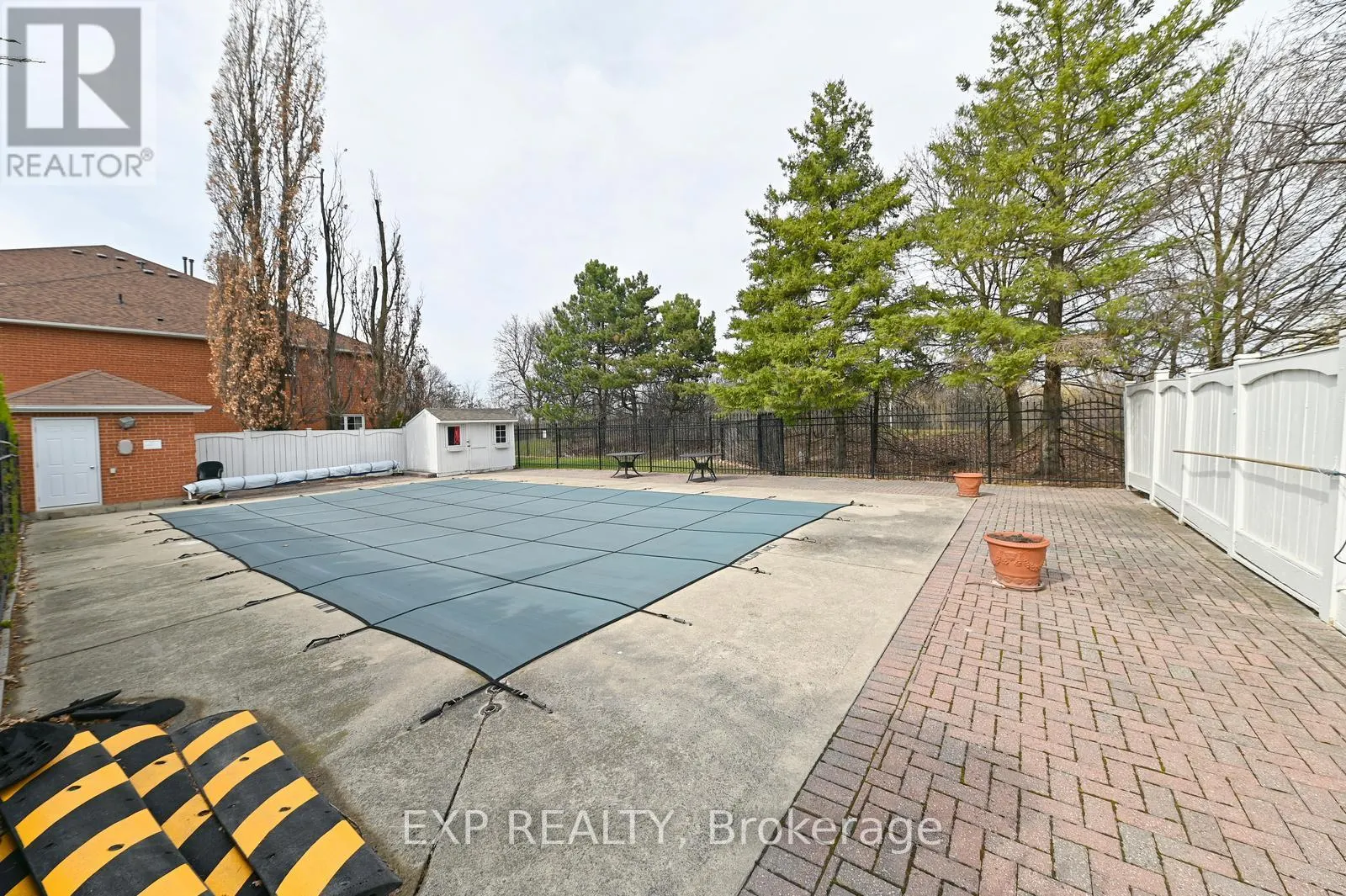 40 - 40 STORNWOOD COURT NE