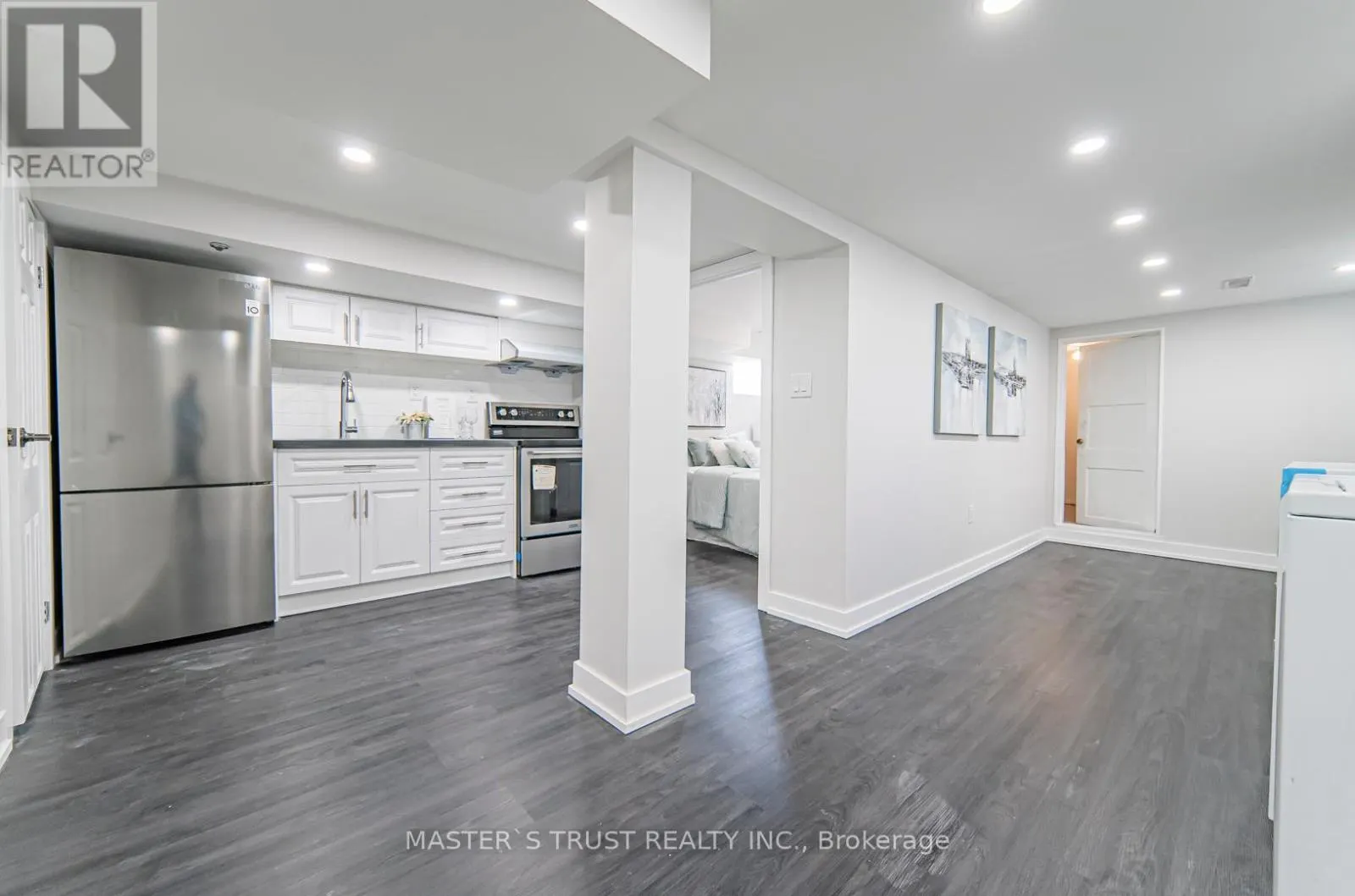 613 OLD WESTON ROAD S