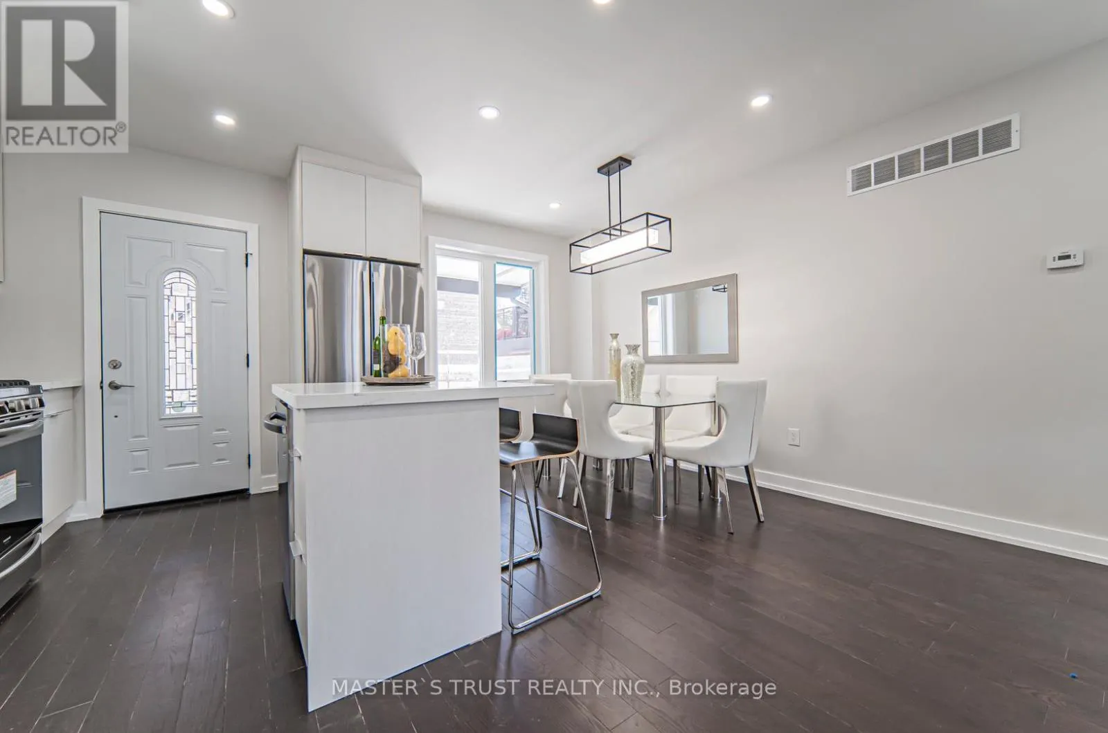 613 OLD WESTON ROAD S