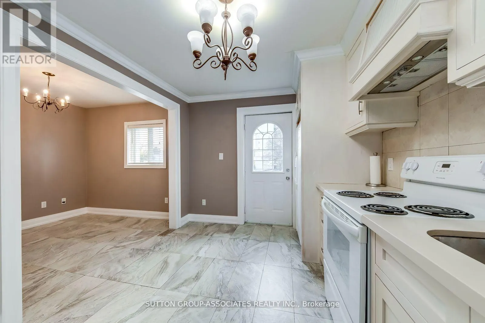 2ND FL. - 3564 EGLINTON AVENUE W
