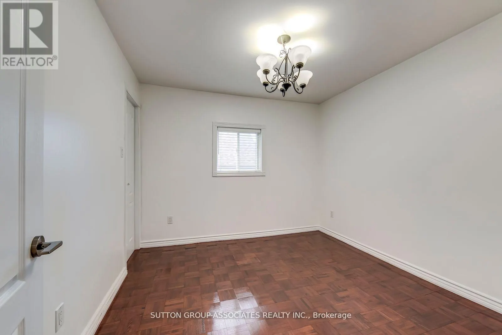 2ND FL. - 3564 EGLINTON AVENUE W
