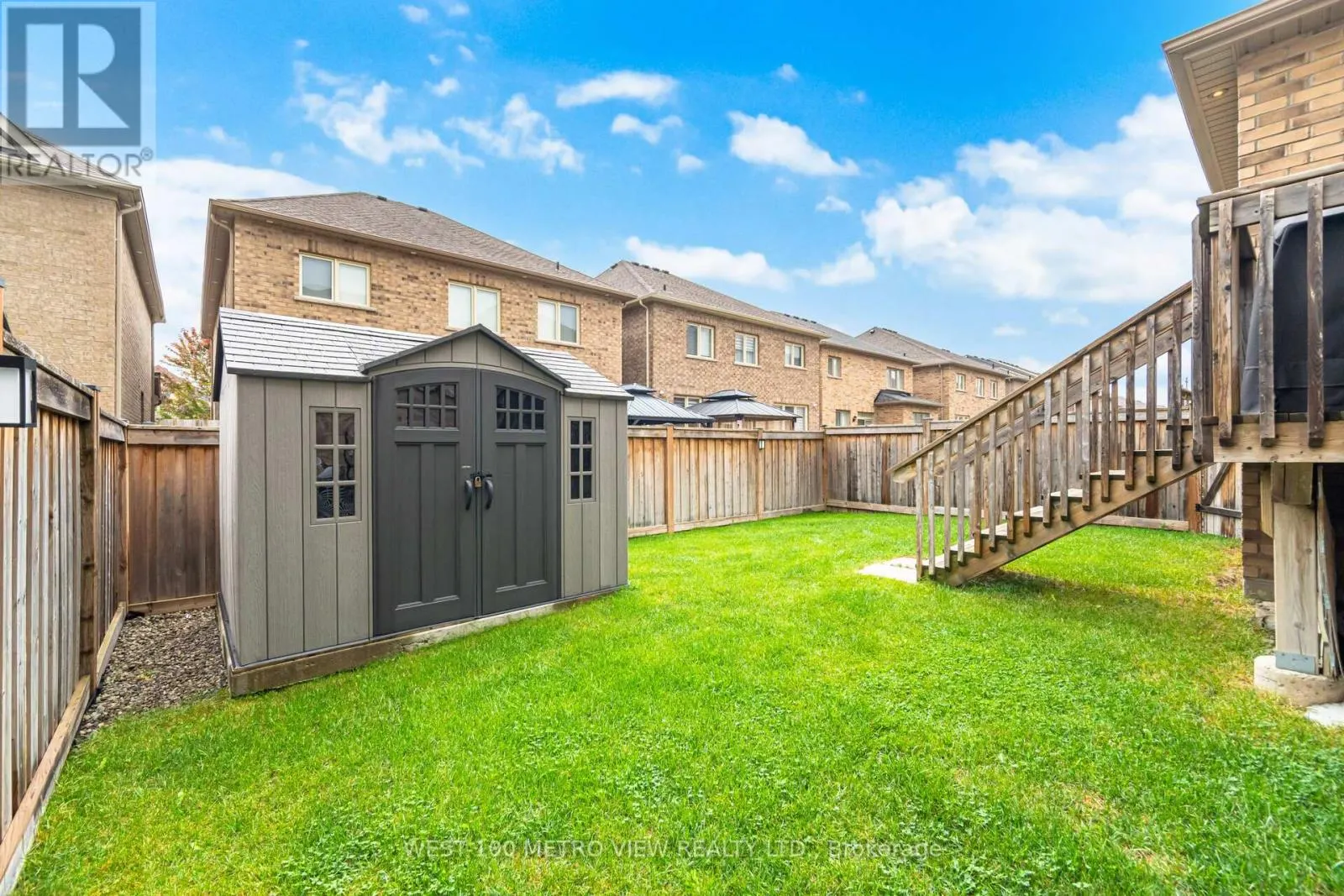 4 IVOR CRESCENT