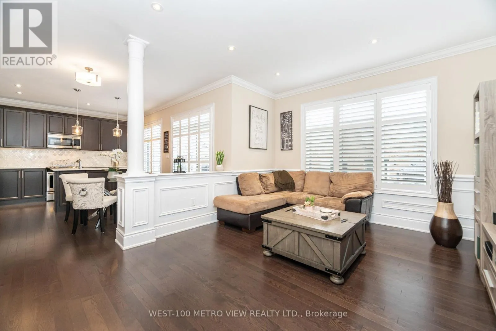 4 IVOR CRESCENT
