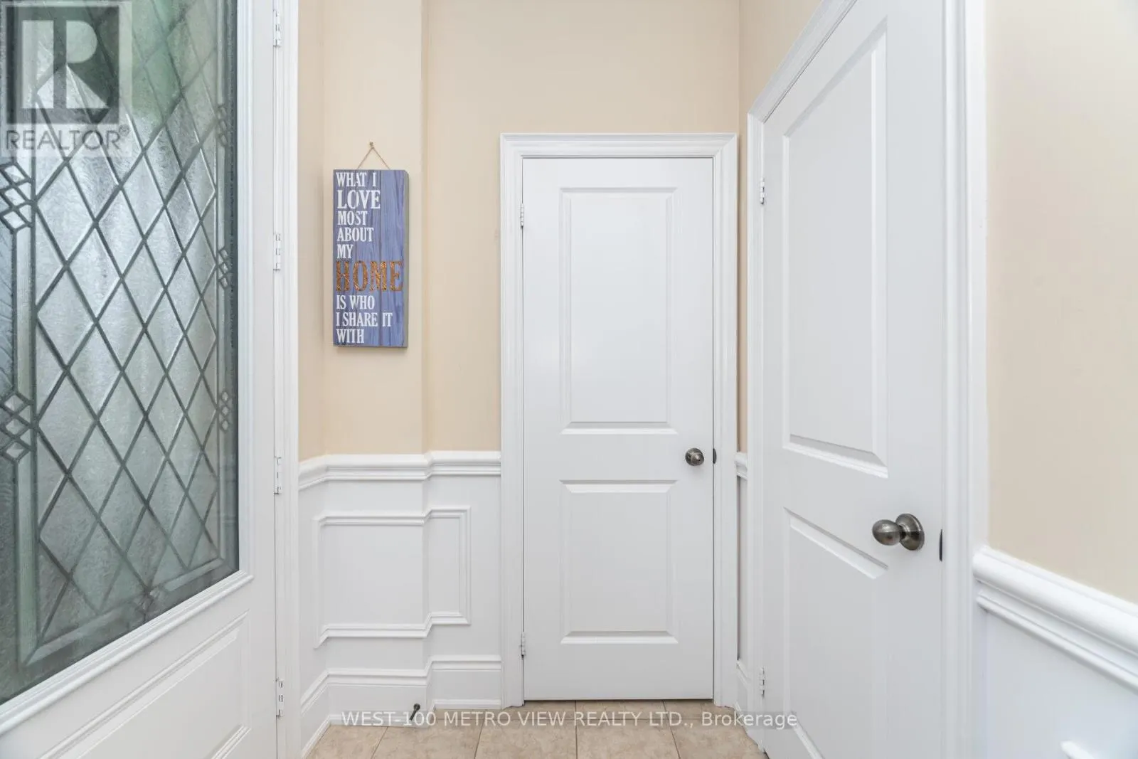 4 IVOR CRESCENT