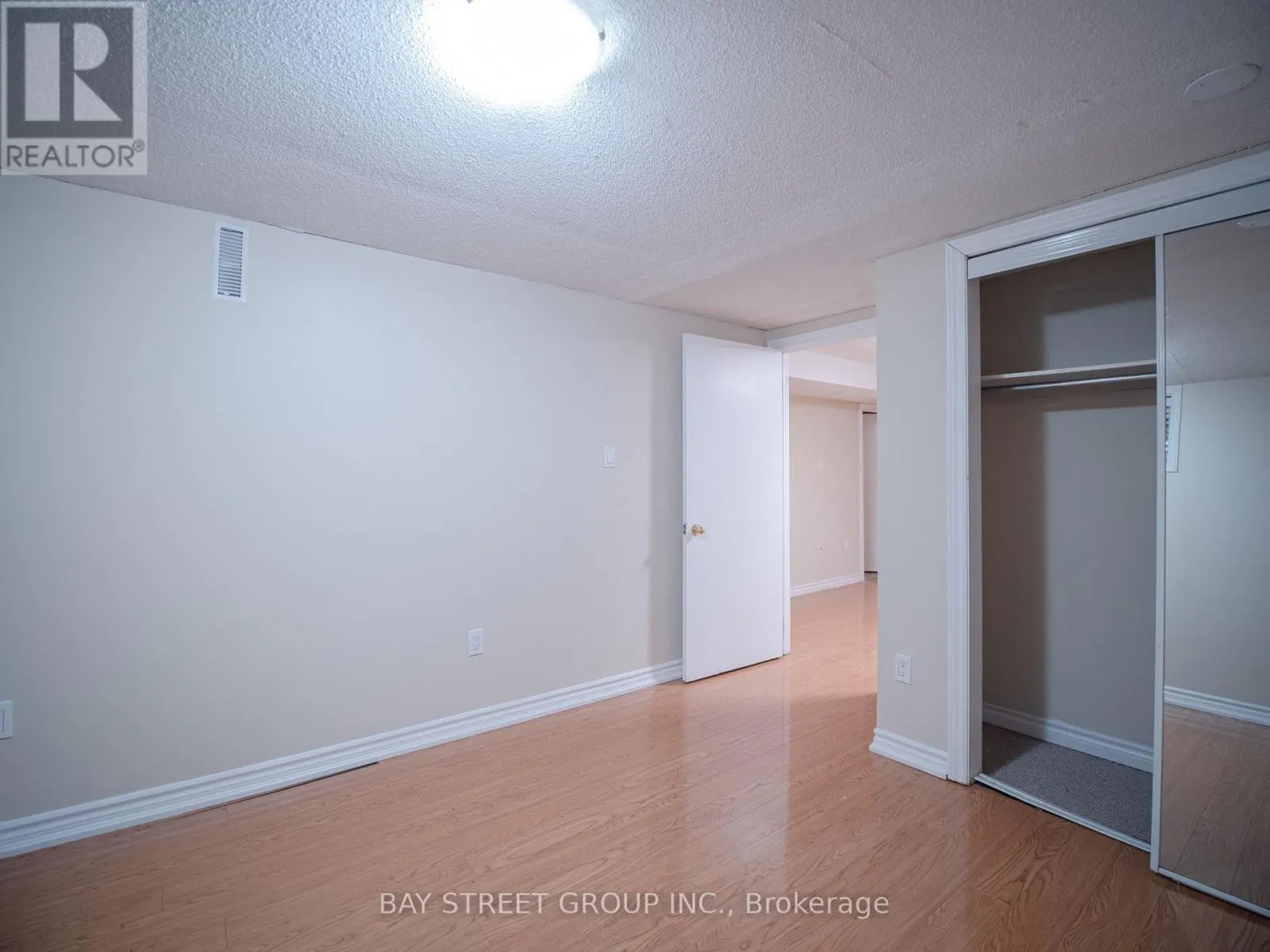 LOWER - 56 CORBY CRESCENT
