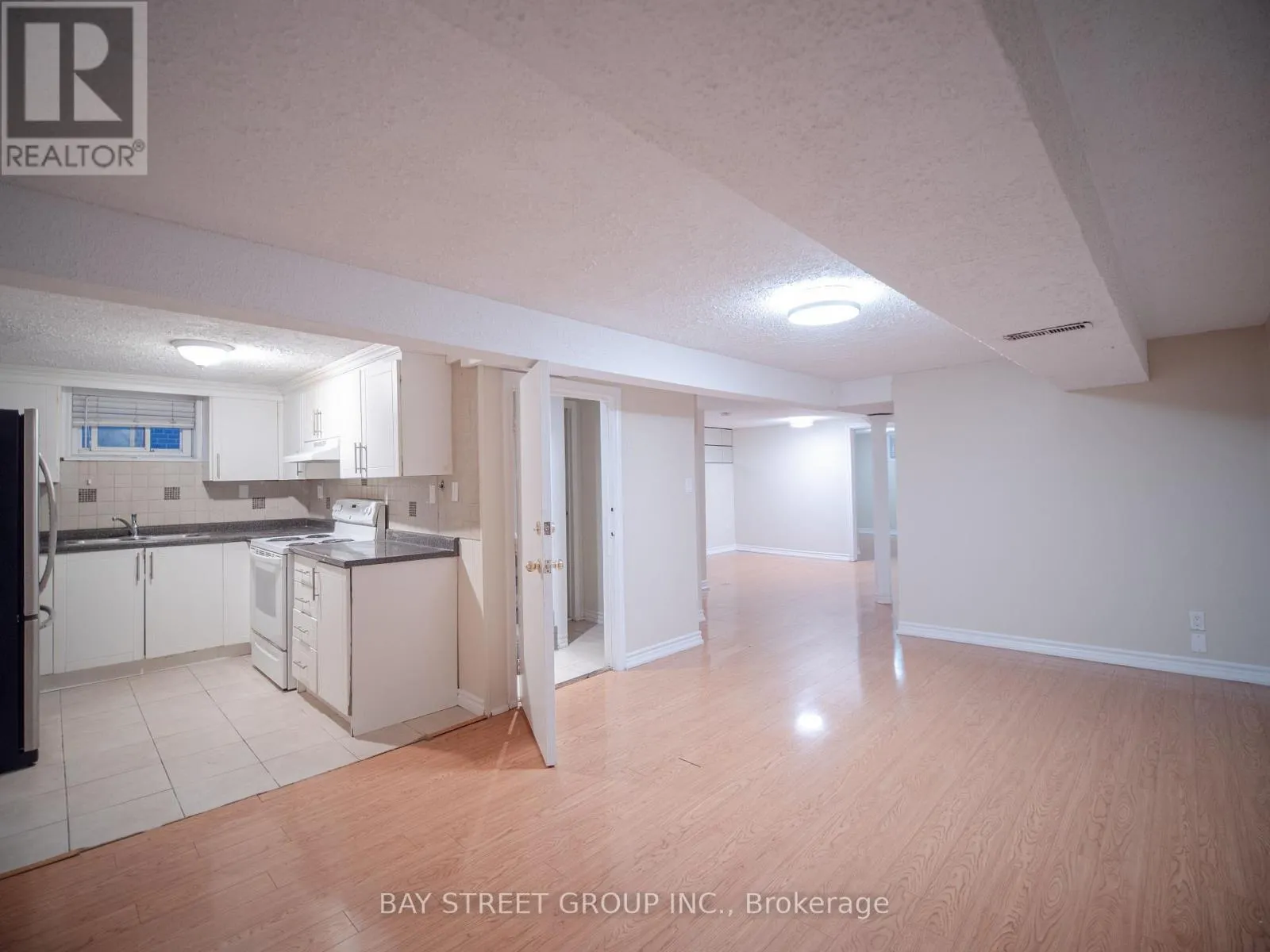 LOWER - 56 CORBY CRESCENT