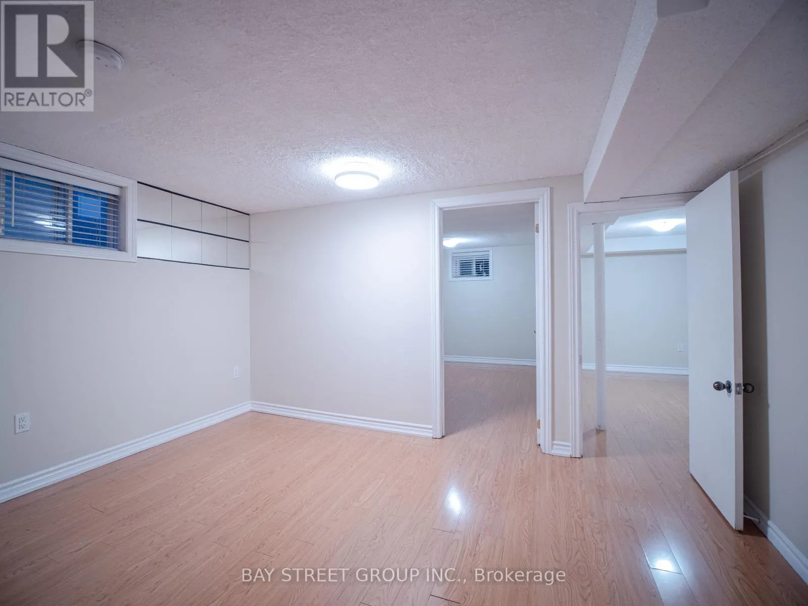 LOWER - 56 CORBY CRESCENT