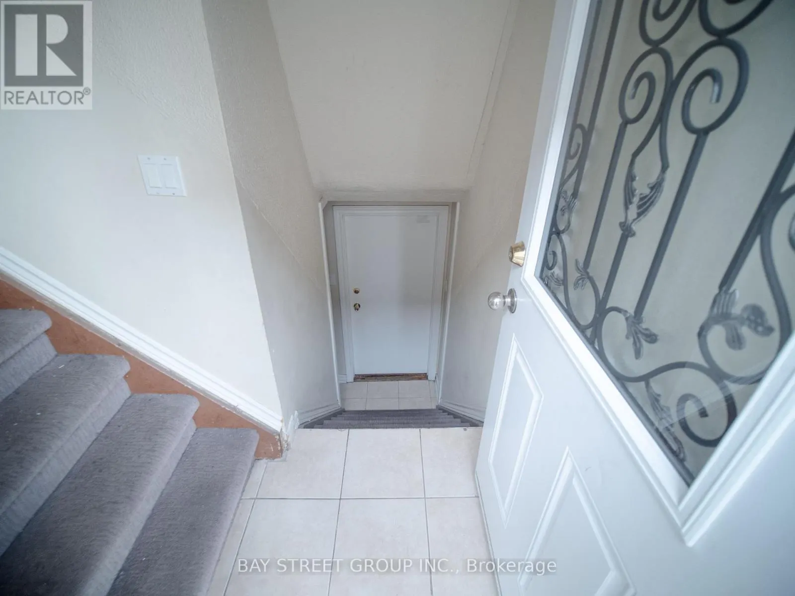 LOWER - 56 CORBY CRESCENT