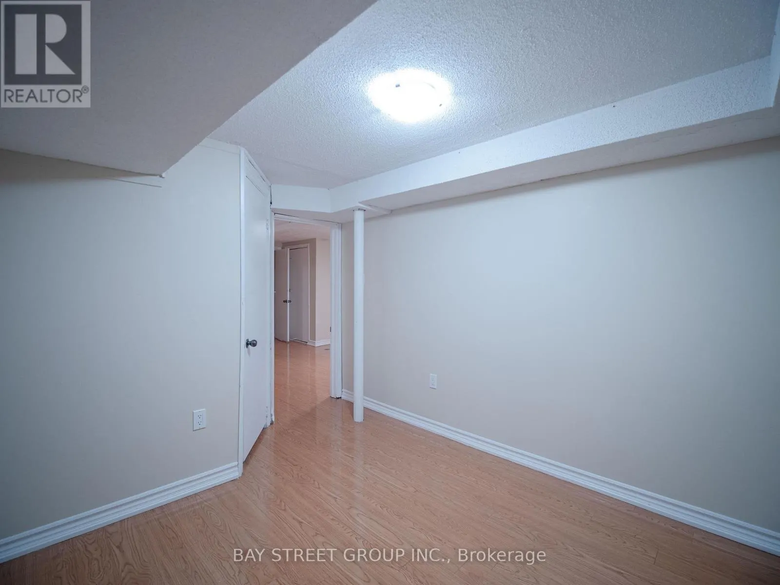 LOWER - 56 CORBY CRESCENT