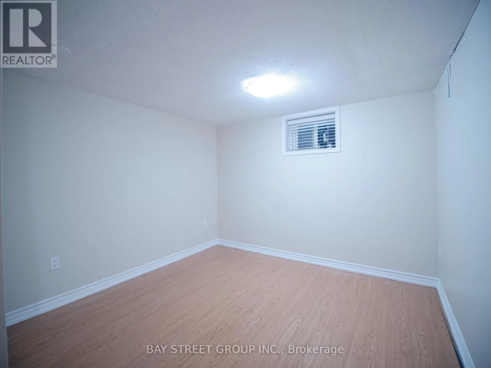 LOWER - 56 CORBY CRESCENT