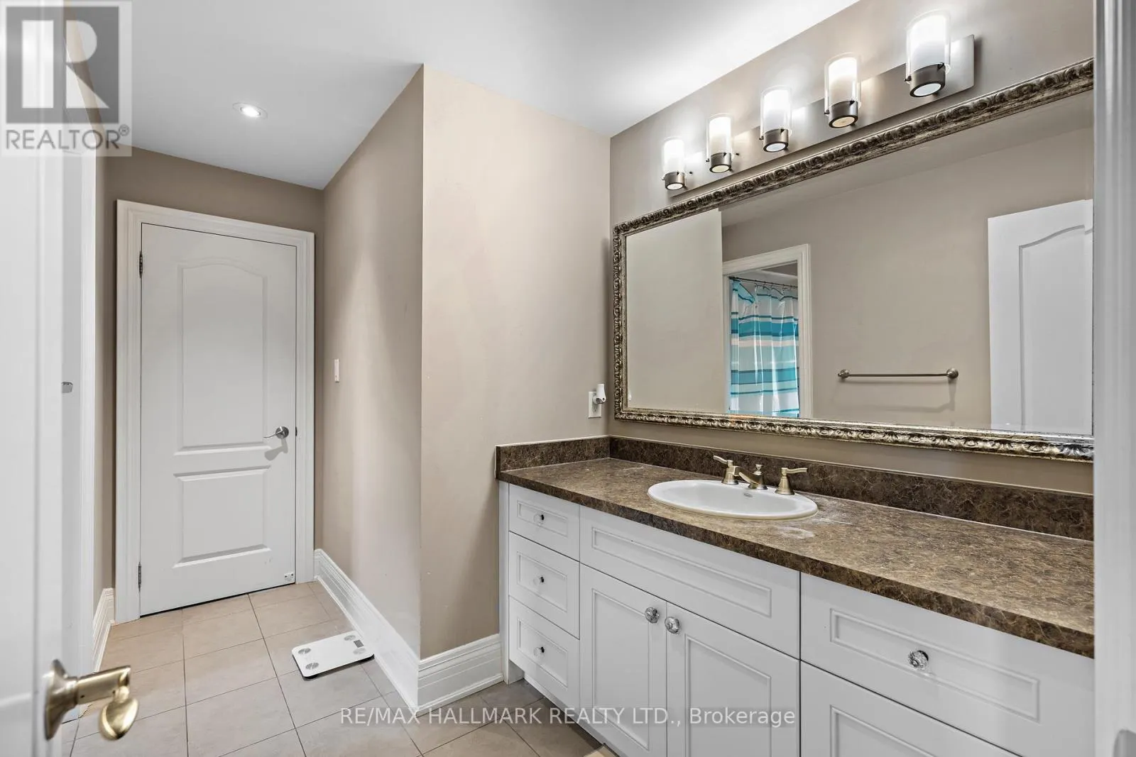 2485 MEADOWRIDGE DRIVE