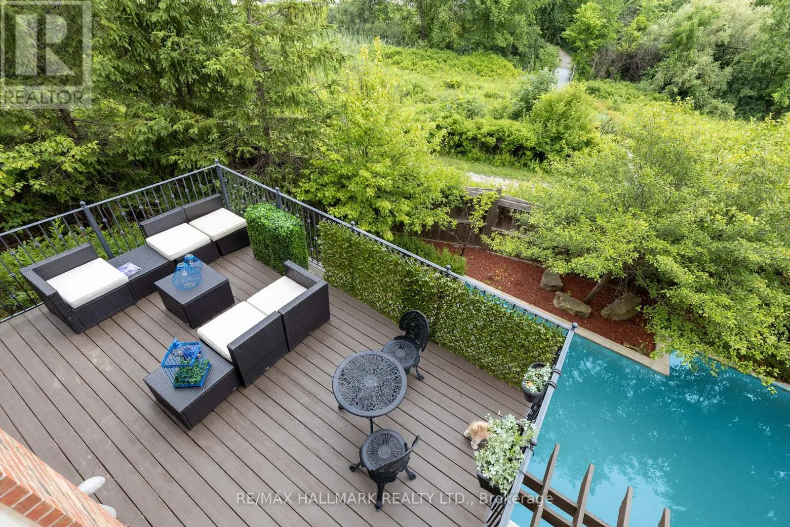 2485 MEADOWRIDGE DRIVE