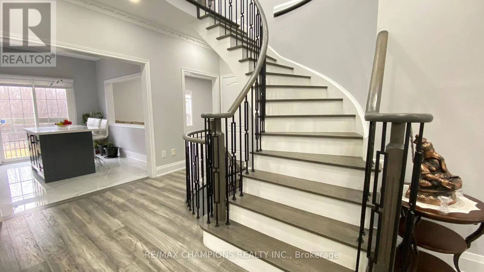 27 STONECREST DRIVE
