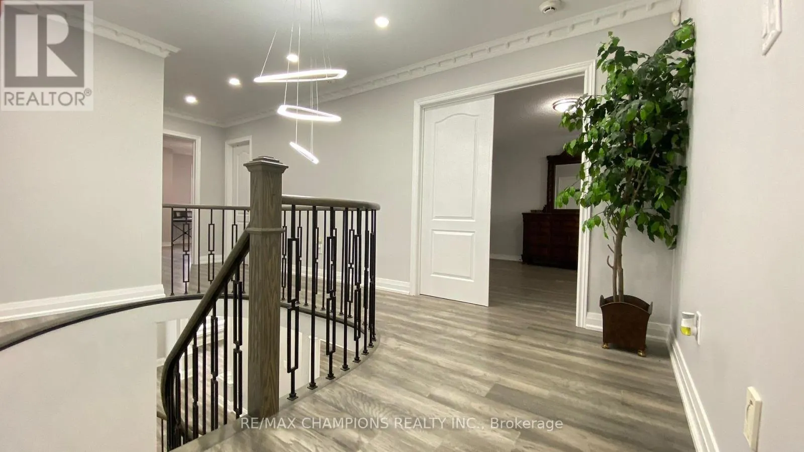27 STONECREST DRIVE