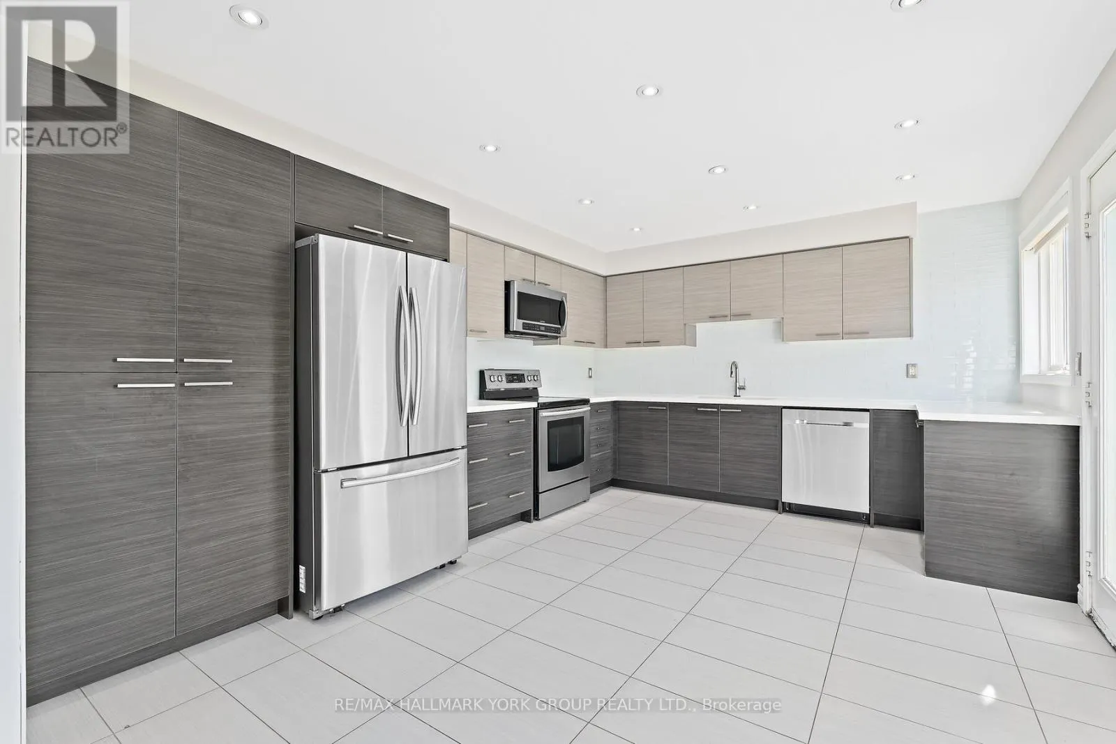 5562 BROADPATH GATE