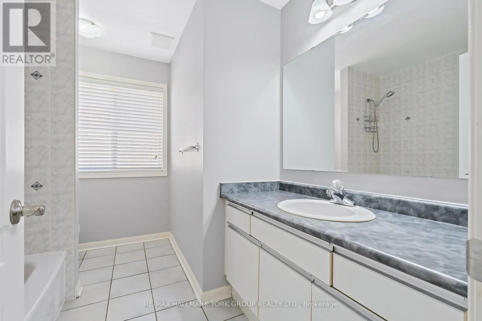 5562 BROADPATH GATE