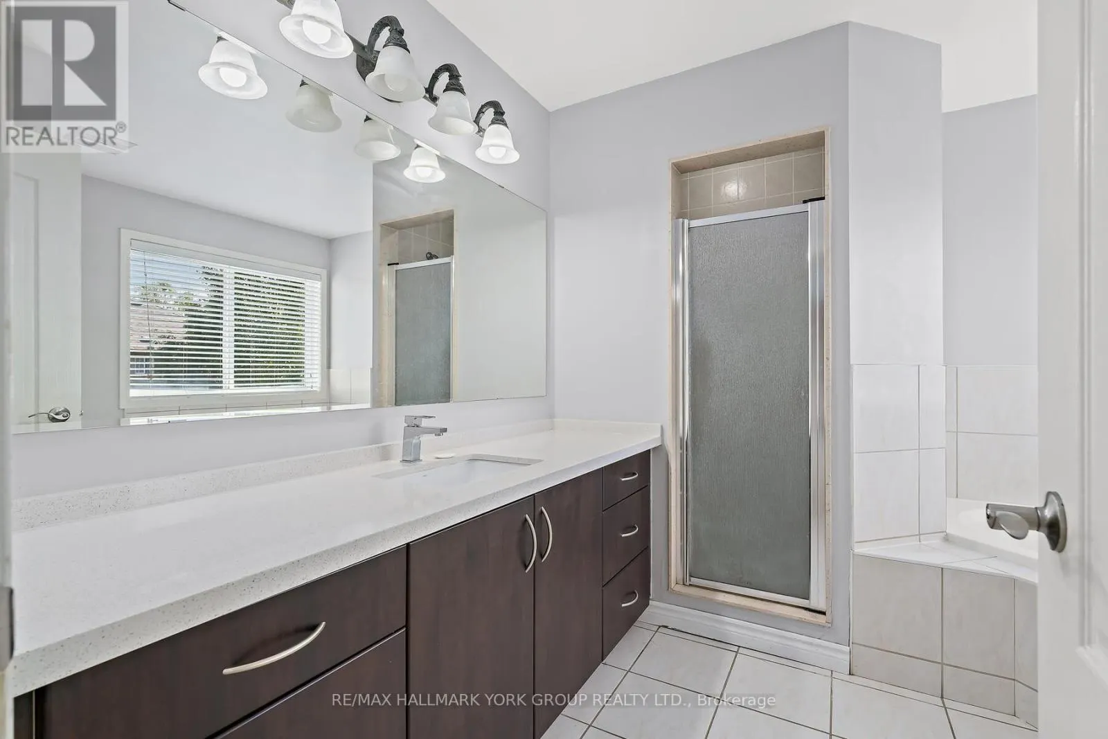 5562 BROADPATH GATE