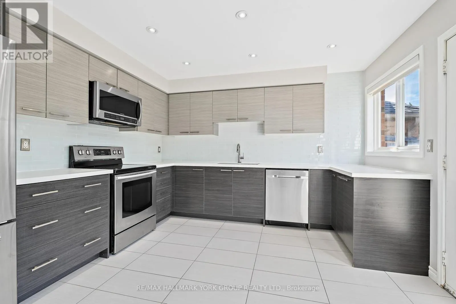 5562 BROADPATH GATE