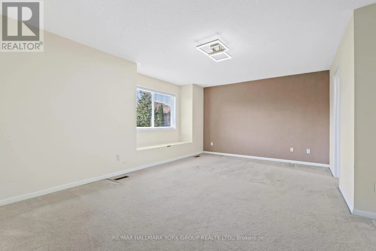 5562 BROADPATH GATE